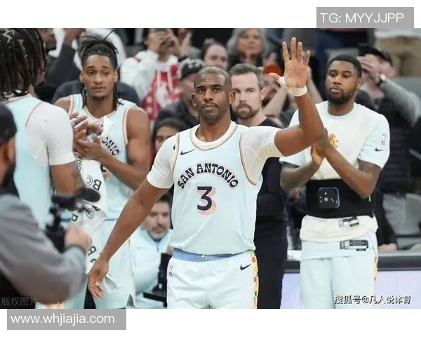 克里斯保罗：从篮球场上的指挥官到传奇巨星的成长之路